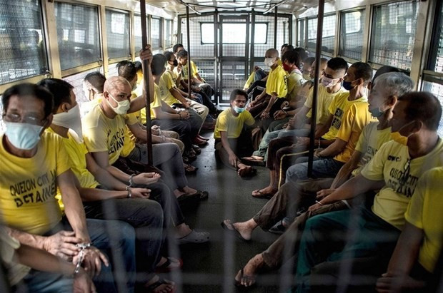 Hayattan tek istedikleri ölmek! Her gün farklı bir işkence... - Resim: 2