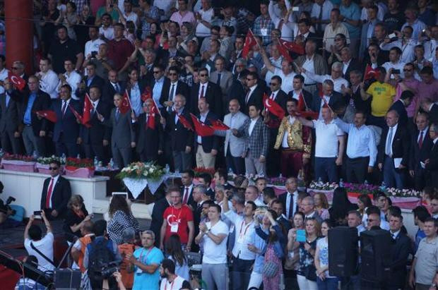 Kırkpınar'da Türk bayrağı ayakta selamlandı - Resim: 3