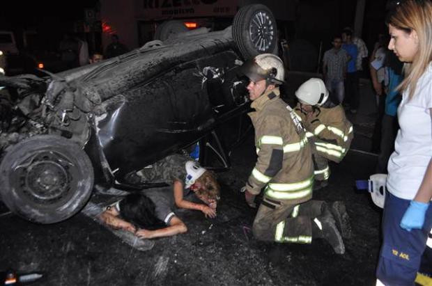 2 kadın bu halde kurtarılmayı bekledi! Feci kaza - Resim: 3