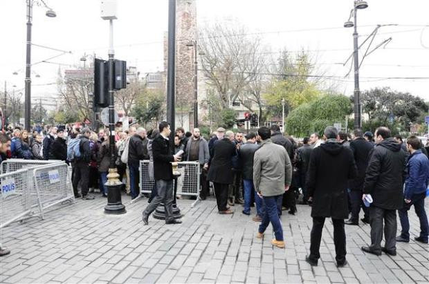 Papa için koca meydan boşaltıldı! - Resim: 1