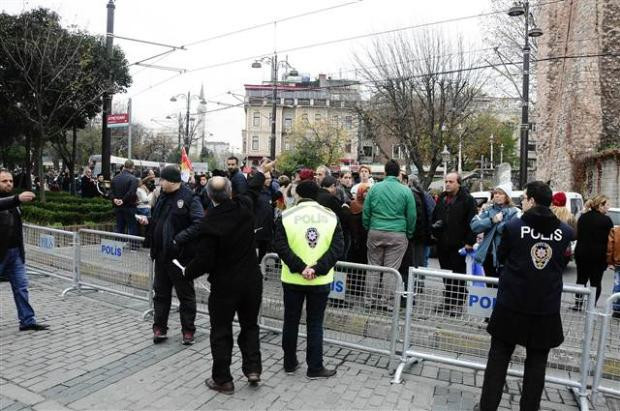 Papa için koca meydan boşaltıldı! - Resim: 3