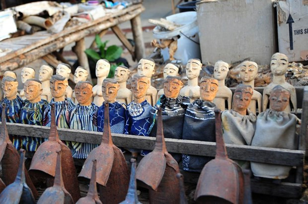 Büyücü ve şarlatanların iskelet pazarı - Resim: 2