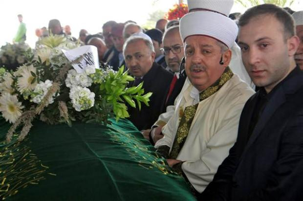 İmam baba oğlunun cenaze namazını kıldırdı - Resim: 4