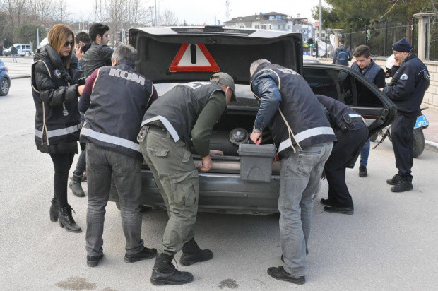İstanbul'da polis teyakkuzda! Kurt Kapanı uygulaması: Her yer didik didik aranıyor - Resim: 1