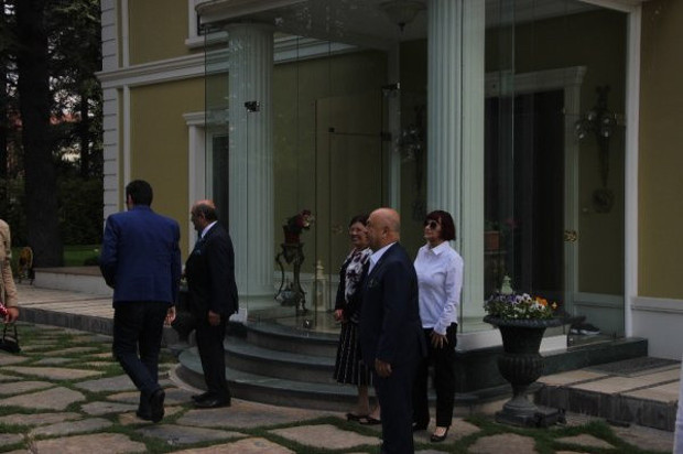 Evinde saldırıya uğrayan Sarar çifti yaşadıkları soygun olayını anlattı - Resim: 1