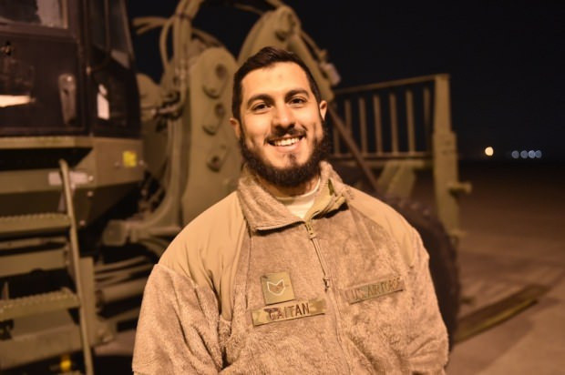 ABD Hava Kuvvetleri askeri personeline başörtü ve sakalı serbest bıraktı - Resim: 0