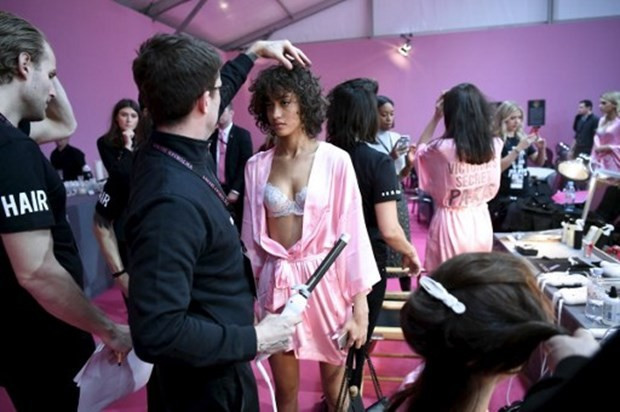 Victoria's Secret melekleri gece nasıl hazırlandı - Resim: 2