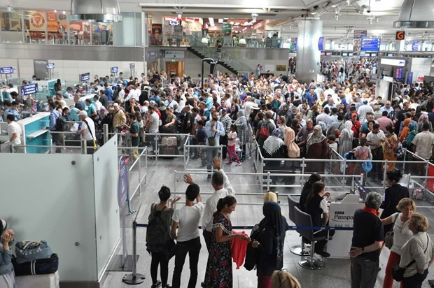 Uçak bileti olanlar dikkat Atatürk Havalimanı'nda yoğunluk - Resim: 4