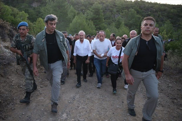 Saygı yürüyüşünde Kılıçdaroğlu'na "tayın" ikram edildi - Resim: 2