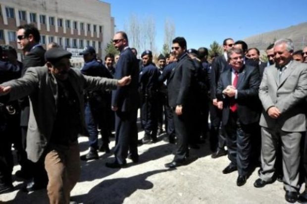 İçişleri Bakanı'ndan şaşırtan hareket - Resim: 3