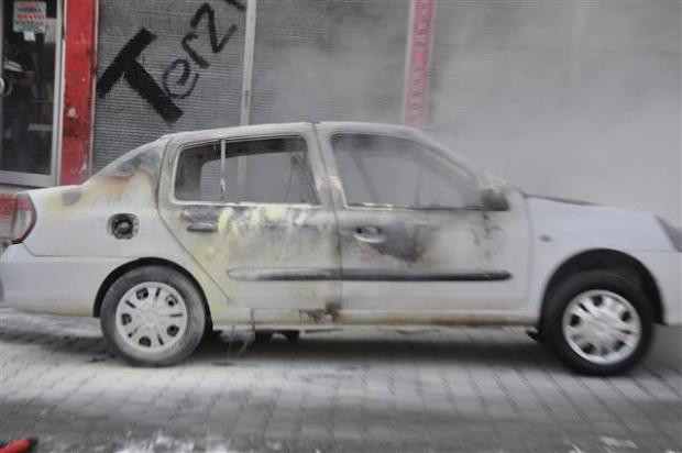 Kadın polis yanarak ağır yaralandı - Resim: 1