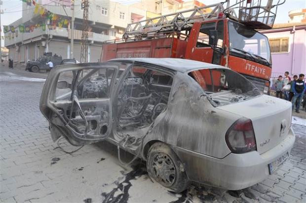 Kadın polis yanarak ağır yaralandı - Resim: 2