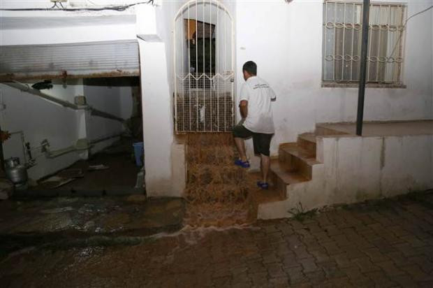 Bodrum sular altında kaldı - Resim: 4