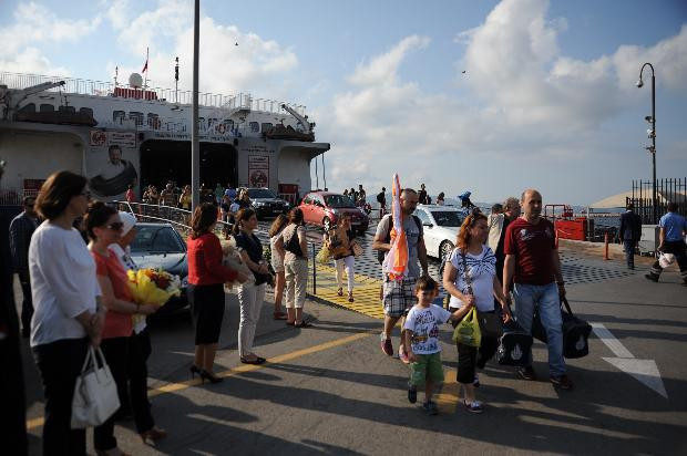 Bayram yolları felç etti - Resim: 3