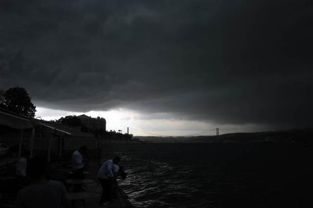 İstanbul'dan ilginç yağmur manzaraları - Resim: 4