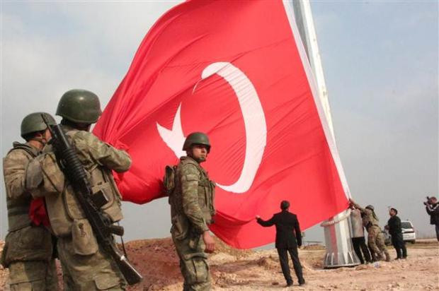 Kobani sınırında dev Türk bayrağı - Resim: 1