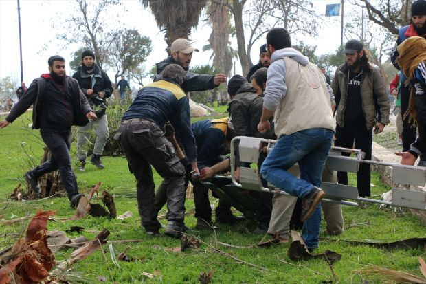 İdlib'te bombalı saldırı 15 kişi hayatını kaybetti - Resim: 1
