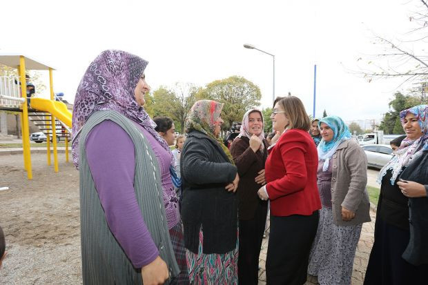 Gaziantep Büyükşehir projeleriyle 90 bin kadına ulaştı - Resim: 1