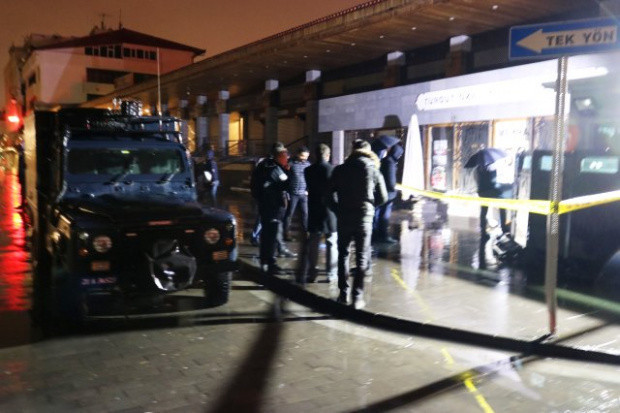 Diyarbakır'da polis noktası dahil 3 yere EYP'li saldırı! - Resim: 0