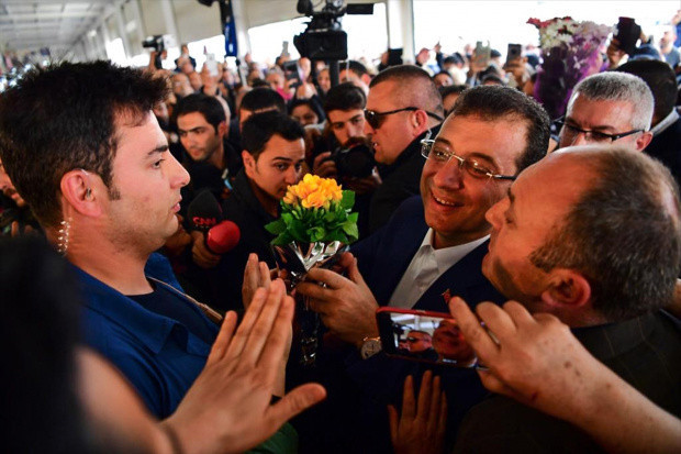 Ekrem İmamoğlu, Beylikdüzü'nde pazar tezgahına çıktı - Resim: 0