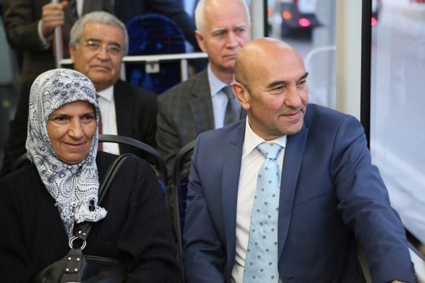 İzmir'de toplu taşımaya yüzde 50 indirim geldi darısı İstanbul'a - Resim: 0