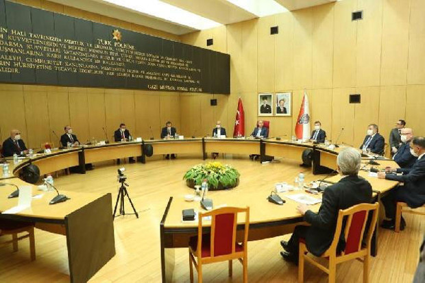 Polis maske stokçularına göz açtırmadı! - Resim: 0