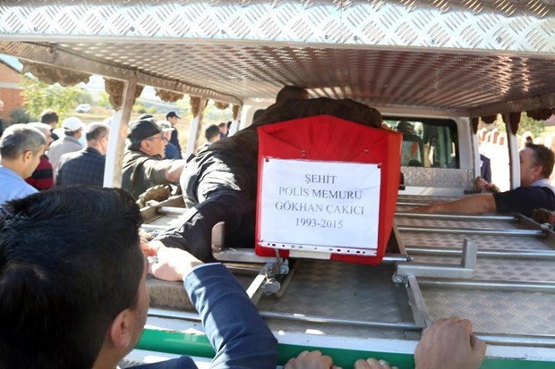 Polis memuru Gökhan Çakıcı toprağa verildi - Resim: 1