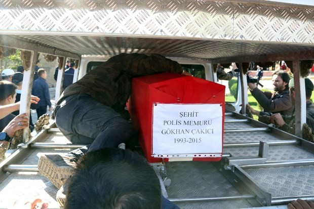 Polis memuru Gökhan Çakıcı toprağa verildi - Resim: 3