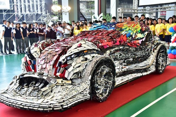 Tam 25 bin cep telefonu ile bakın ne yaptı - Resim: 2