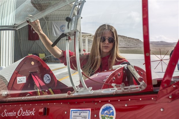 İşte ilk kadın akrobasi pilotu - Resim: 4