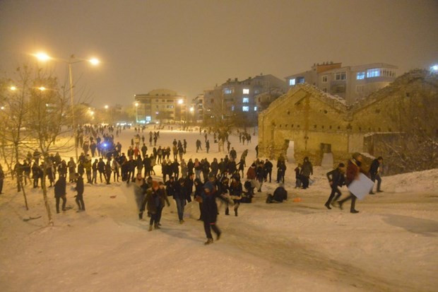 Sosyal medyadan duyan geldi! 3 bin kişi savaştı... - Resim: 4