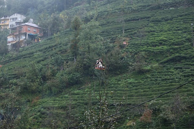 Yol olmadığı için... Rizeli kadınlar her gün tehlikede! - Resim: 1