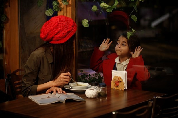 Oyunculuğu ile kendine hayran bırakıyor kimdir bu Beren Gökyıldız? - Resim: 3