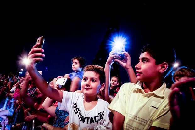 Brezilya'da dev yılbaşı ağacı herkes sokakta - Resim: 2