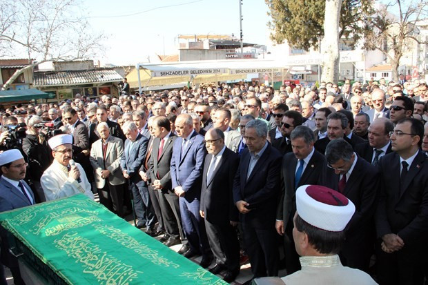 Bülent Arınç'ın acı günü kimler yanındaydı? - Resim: 1