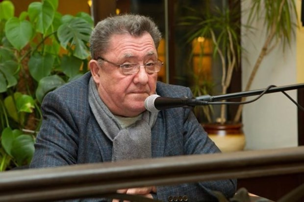 Angelina Jolie'ye evlenme teklifi: Hem de Facebook üzerinden! - Resim: 2