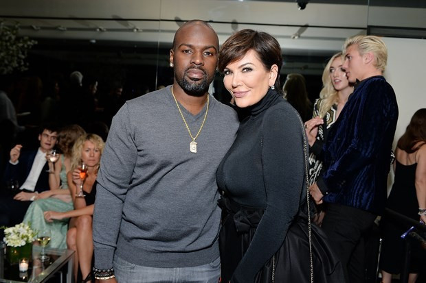 25 yaş küçük sevgilisi ile evleniyor - Resim: 1