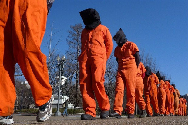 Çıplak bırakıp köpek saldılar! CIA kan dondurdu - Resim: 3