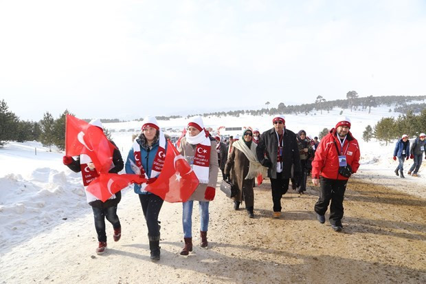 Şehitler için dev yürüyüş başladı - Resim: 2