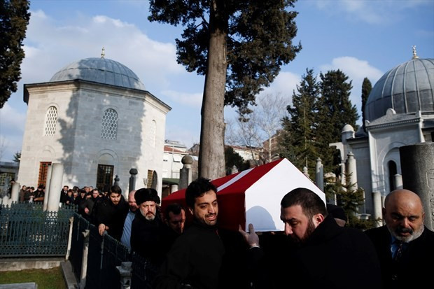 2. Abdülhamid'in torunu son yolculuğuna uğurlandı - Resim: 4