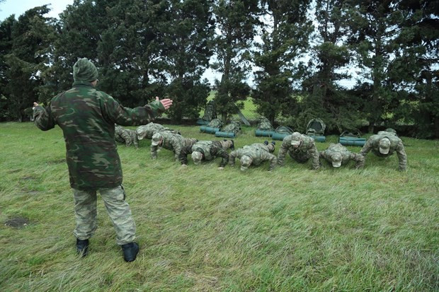 'Söz' dizisi oyuncuları askeri eğitim aldı - Resim: 2