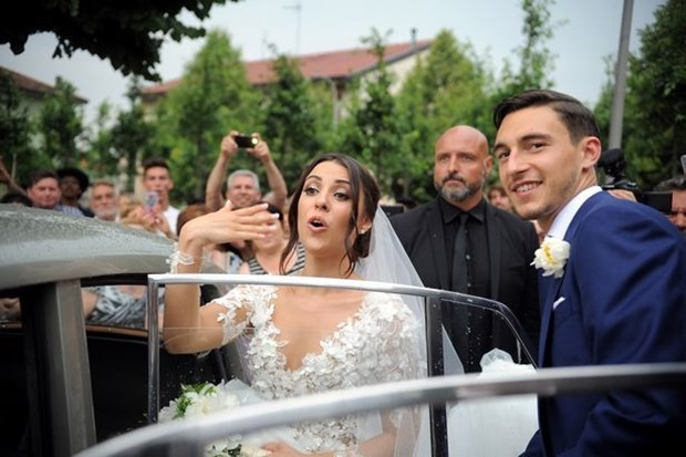 Ünlü futbolcu evlendi - Resim: 4