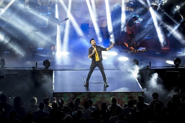Tarkan Harbiye'yi salladı! Bakın konsere kimler geldi - Resim: 2