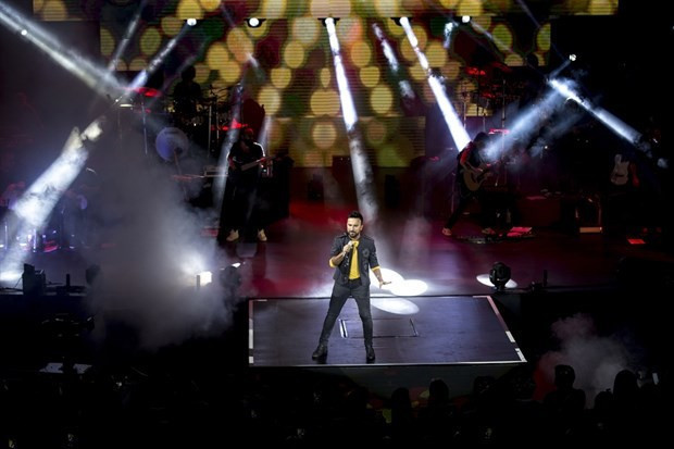 Tarkan Harbiye'yi salladı! Bakın konsere kimler geldi - Resim: 3