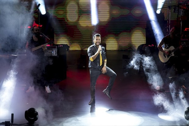 Tarkan Harbiye'yi salladı! Bakın konsere kimler geldi - Resim: 4