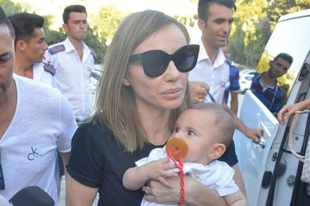 Gülşen ölümden döndü! ''Oğlum bir melek bizi korudu'' - Resim: 1