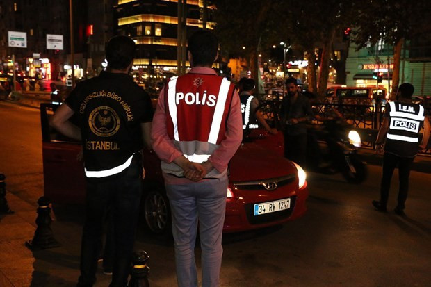 İstanbul'da böyle operasyon görülmedi 39 ilçede aynı anda... - Resim: 1