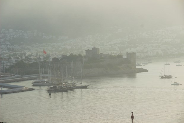 Vatandaş şaşkın! Tatil cenneti duman altında - Resim: 1