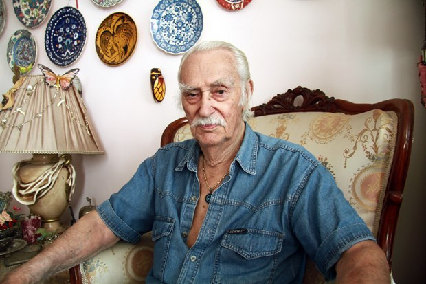 Eşref Kolçak açtı ağzını yumdu gözünü isyanı bastı - Resim: 4