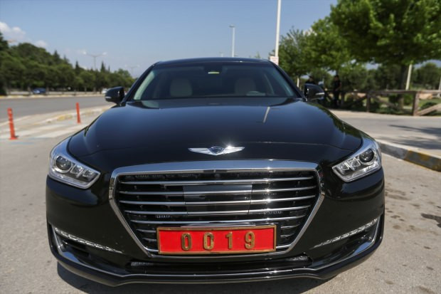 Bakan Zeybekci'nin yeni makam aracı - Resim: 3